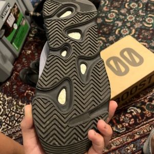 Yeezy 700 Boost size 9.5 men used